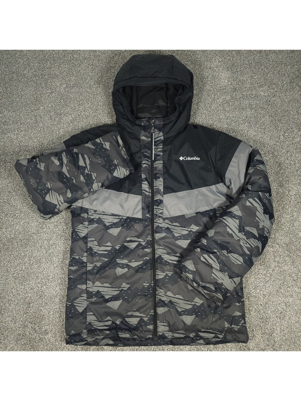 Columbia Boys XL 18/20 Hooded Puffer Jacket Black Gray Mountain Camo "Outgrown"